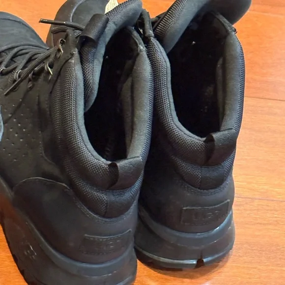 UGG Men's Black Lace-Up Boots water resistant - Picture 3 of 9